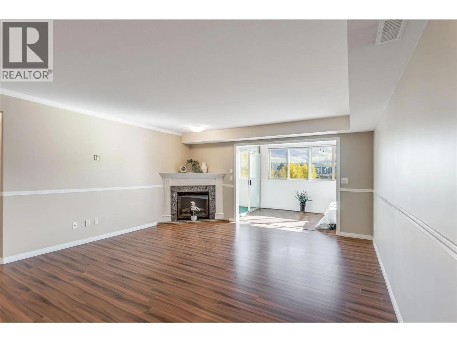 200 DOUGALL Road N Unit# 207