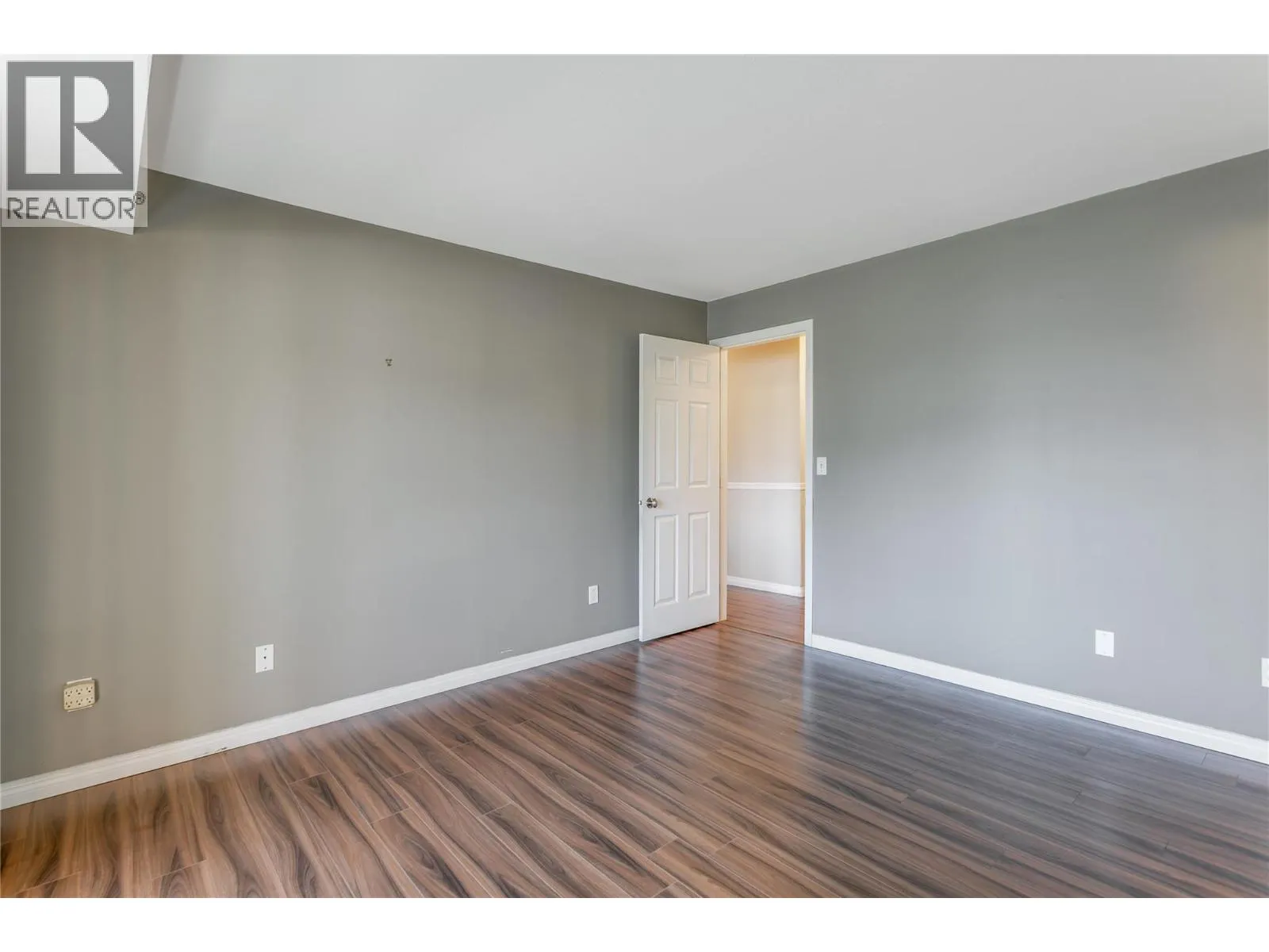 200 DOUGALL Road N Unit# 207