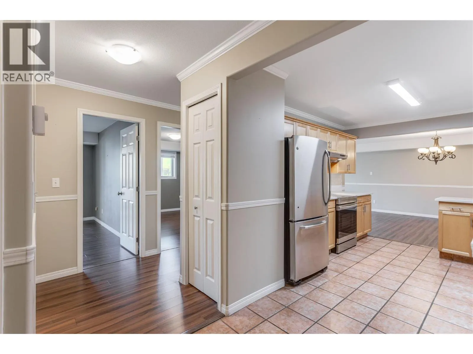 200 DOUGALL Road N Unit# 207