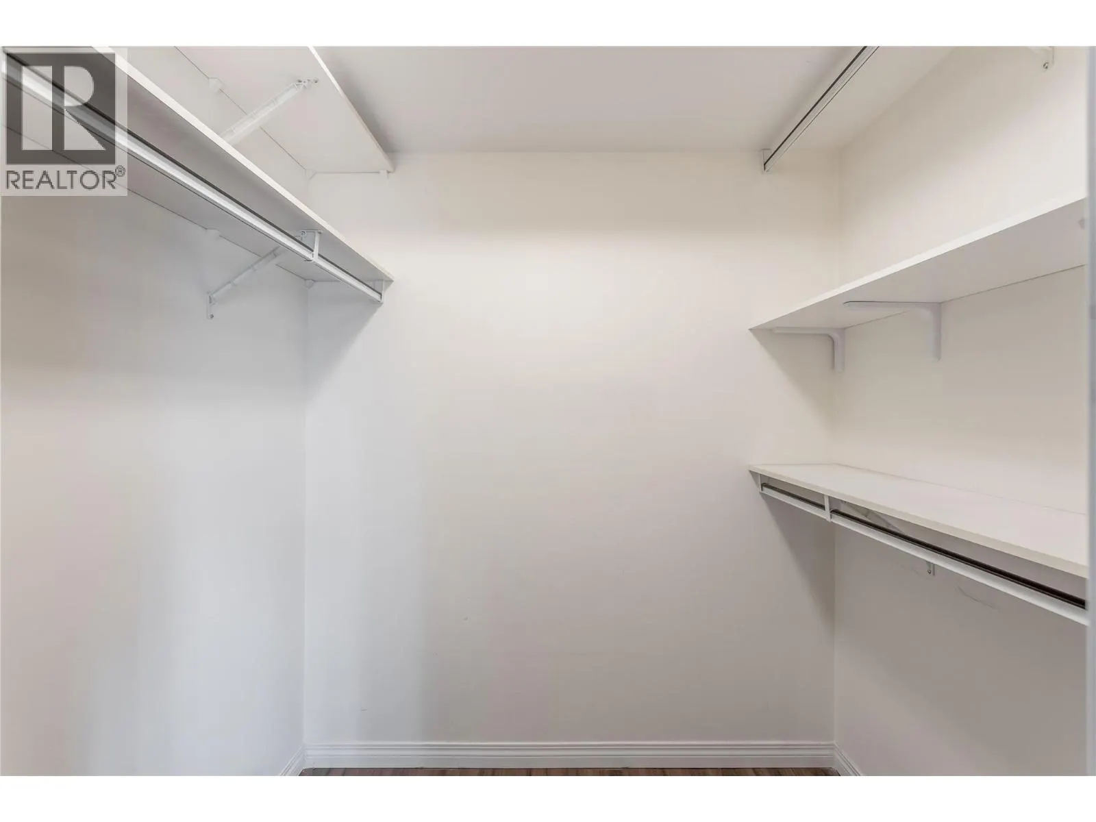 200 DOUGALL Road N Unit# 207