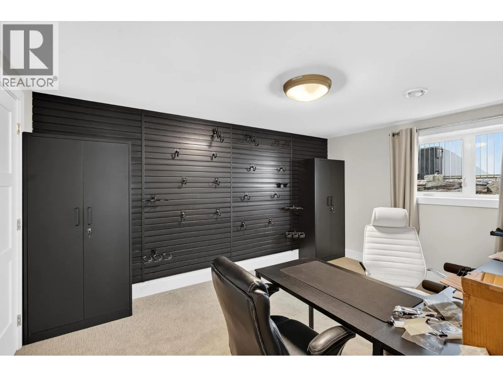 887 Loseth Drive