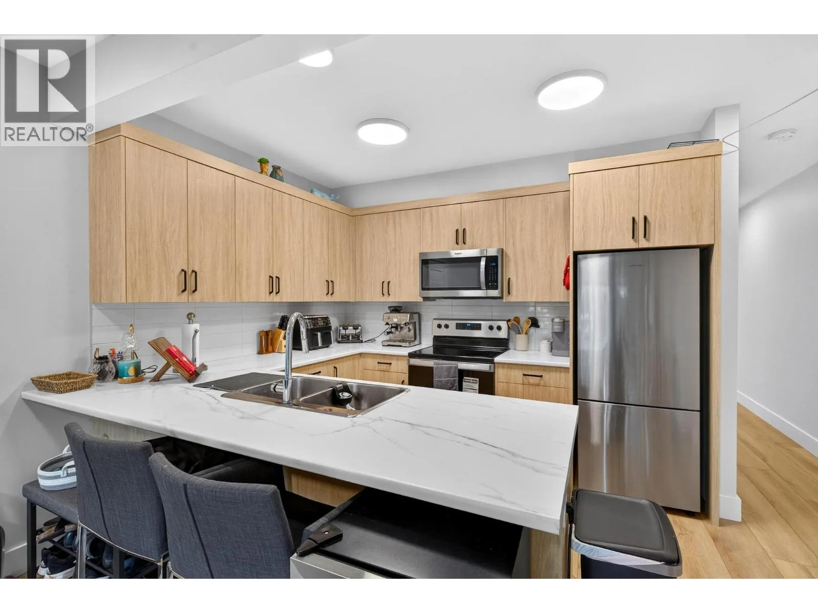 887 Loseth Drive