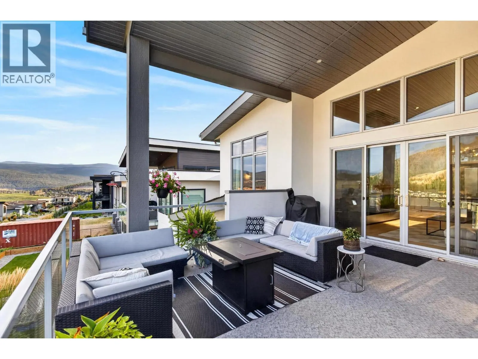 887 Loseth Drive