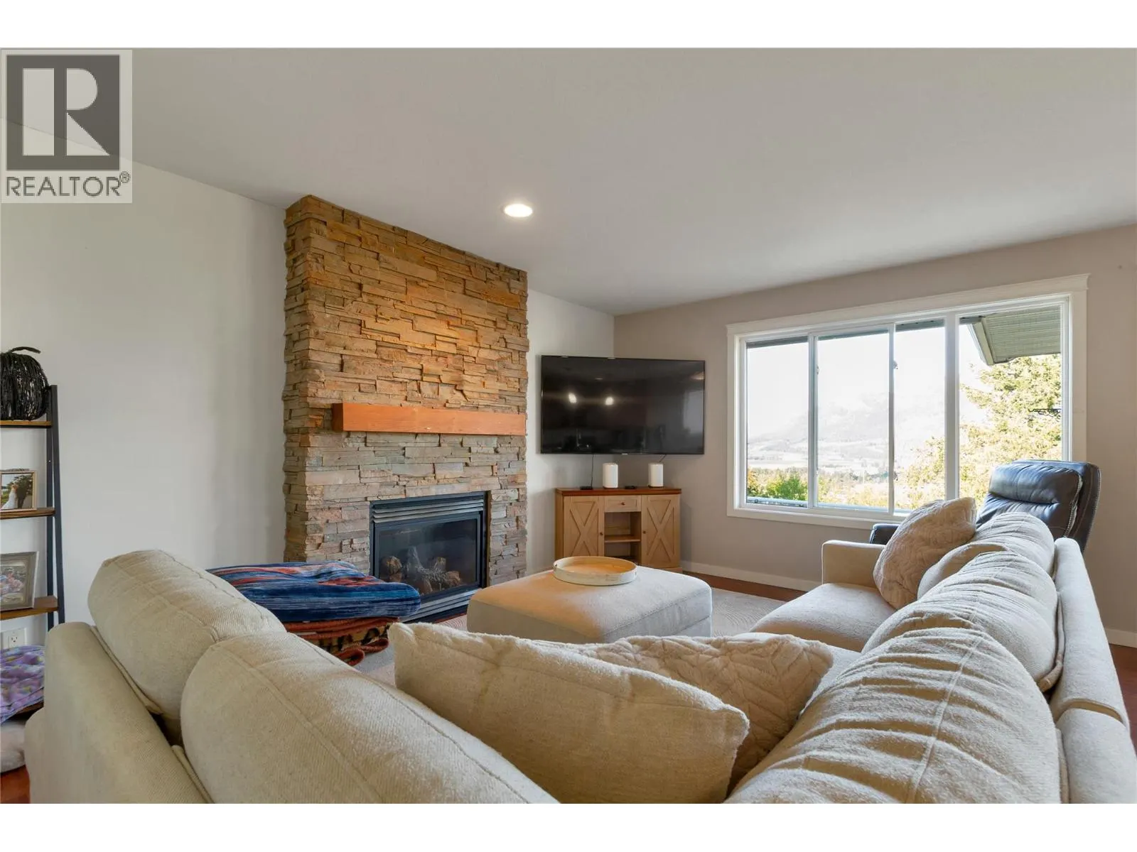 110 Red Rock Crescent