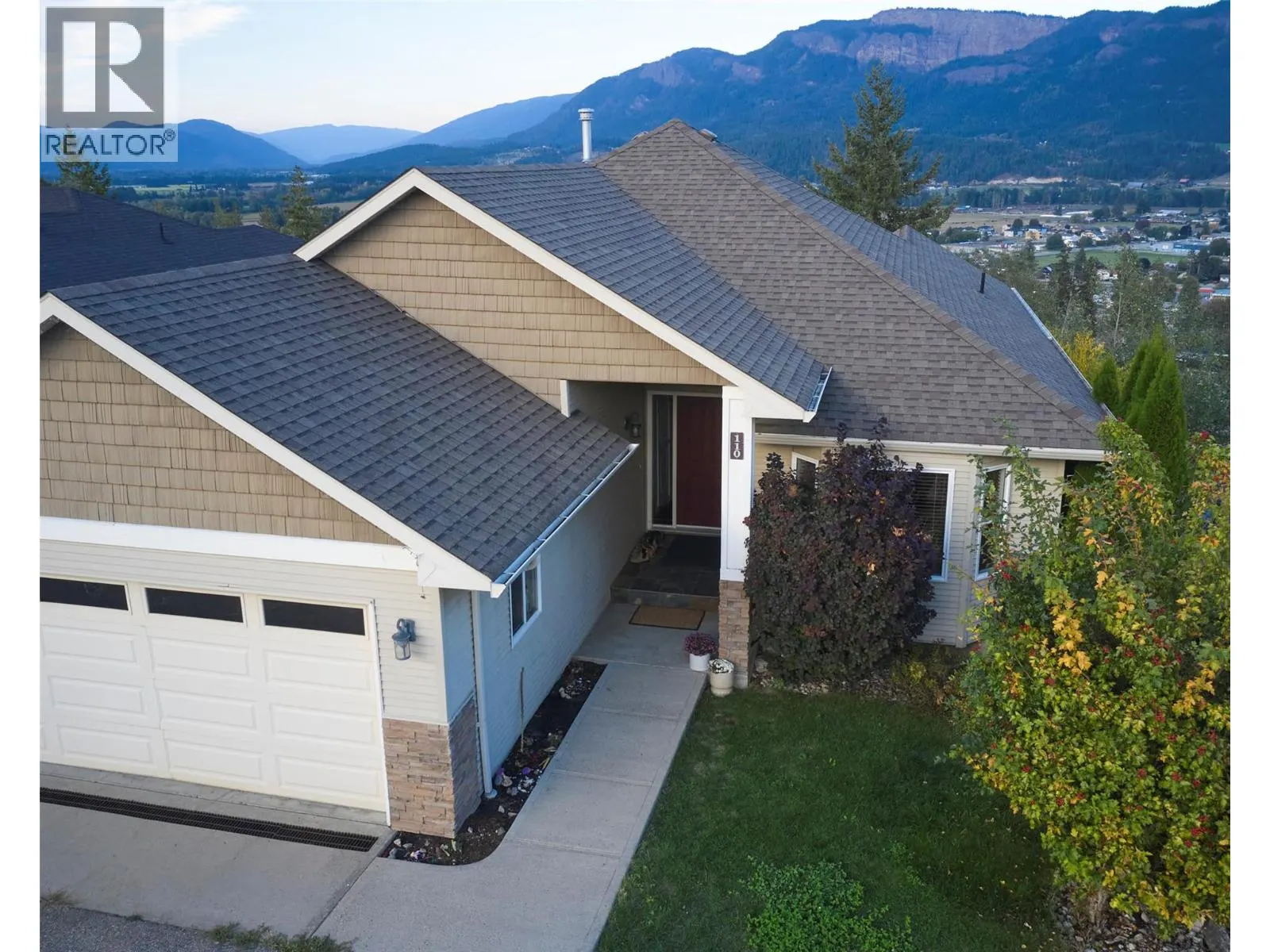 110 Red Rock Crescent