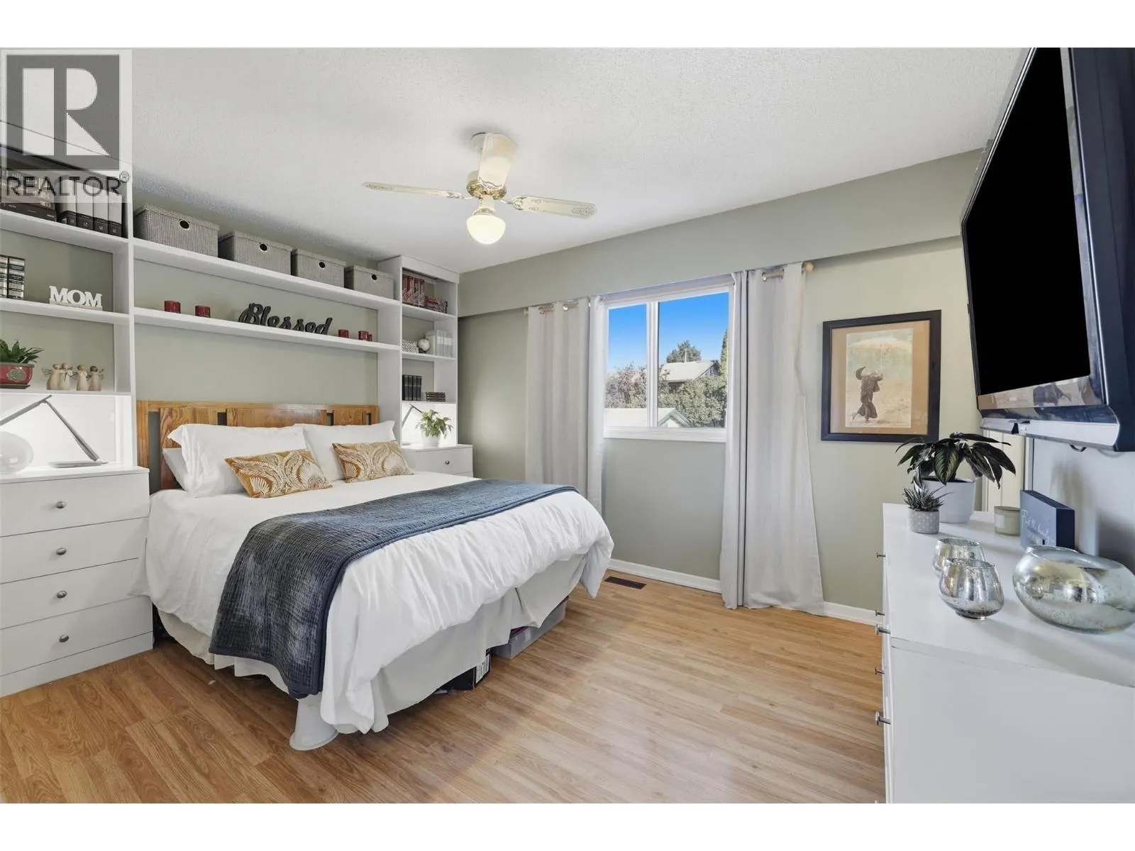 1580 Happyvale Place