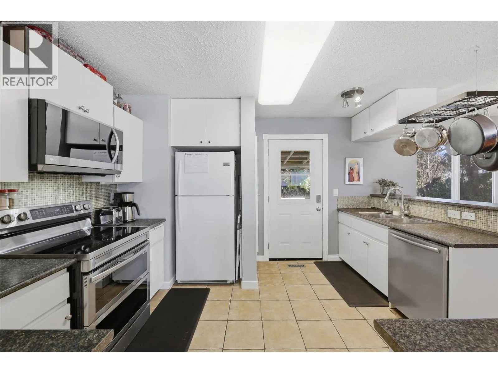 1580 Happyvale Place