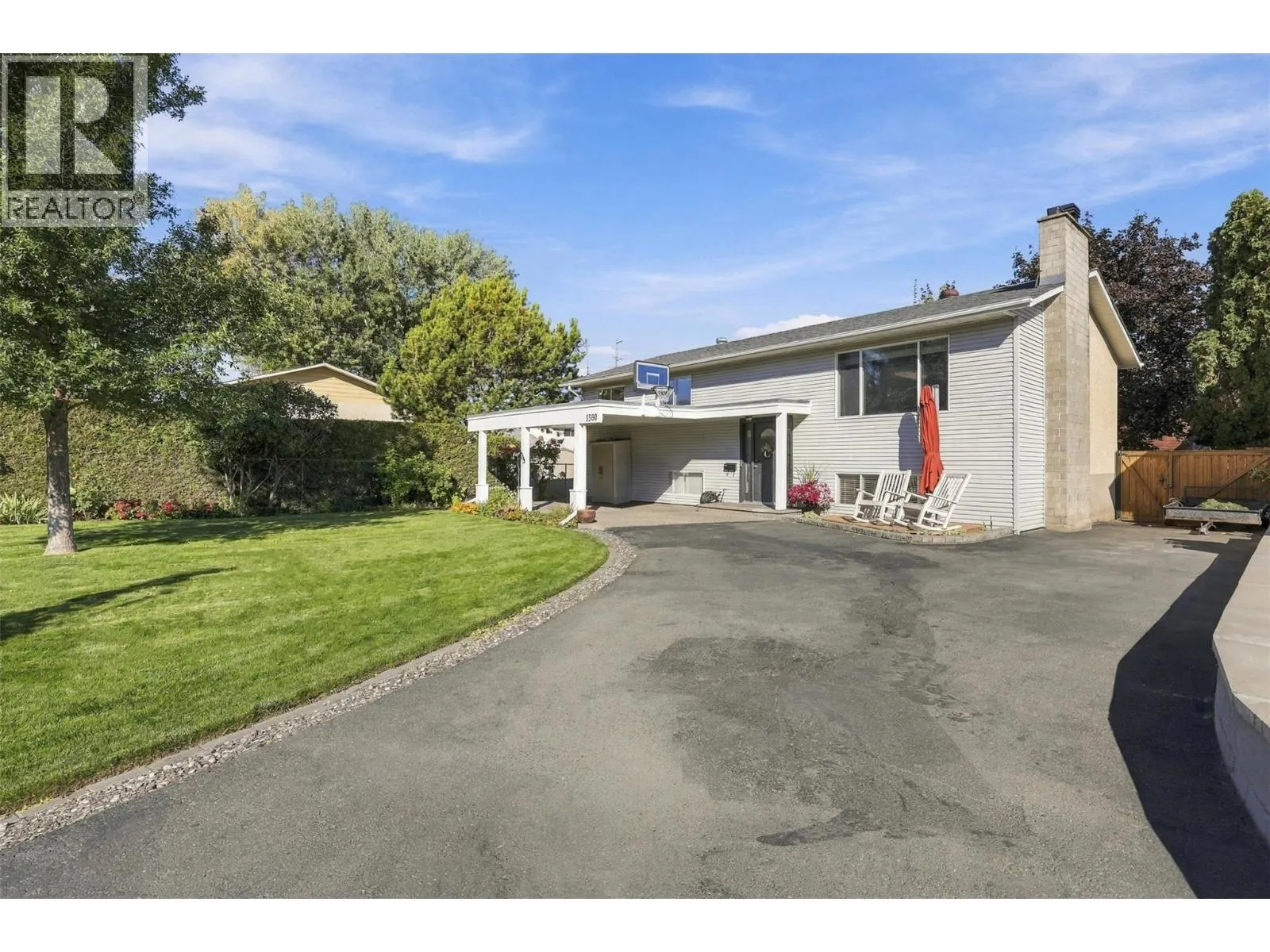 1580 Happyvale Place