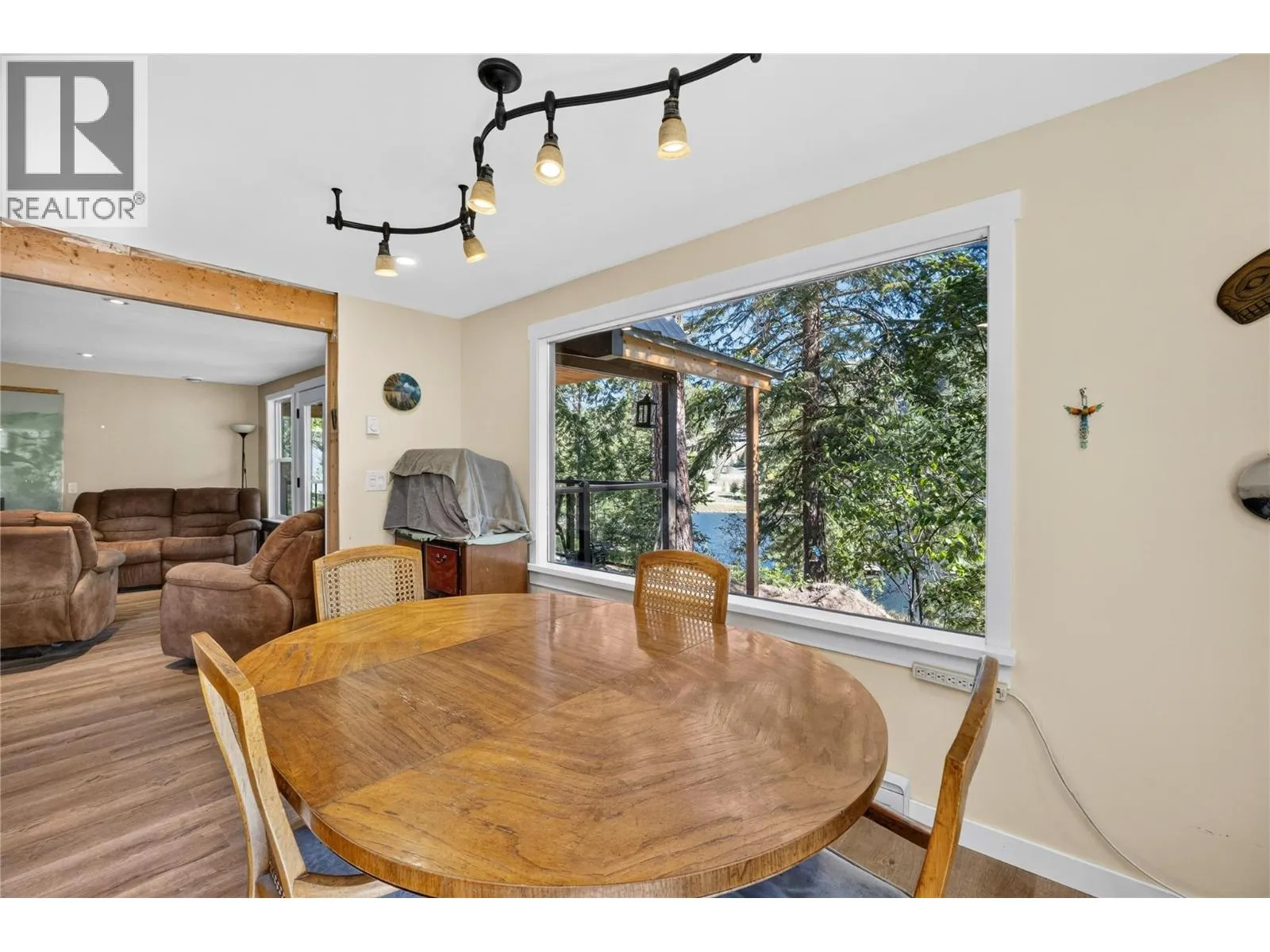 199 FARLEIGH LAKE Road