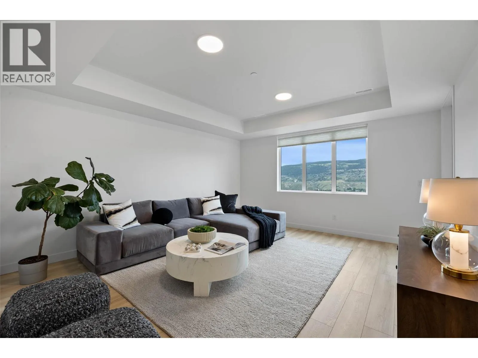 5046 Sun Rivers Drive
