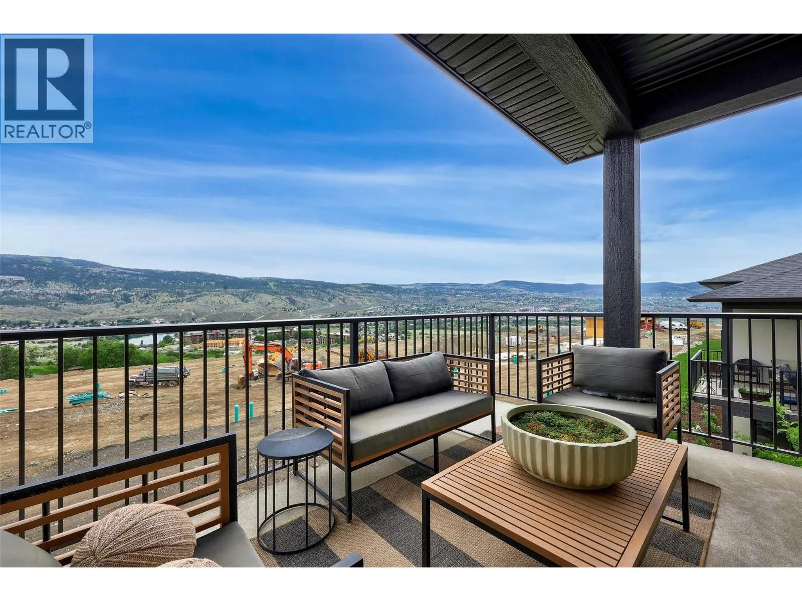 5046 Sun Rivers Drive