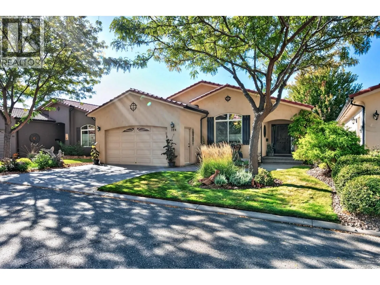 784 Rosewood Crescent