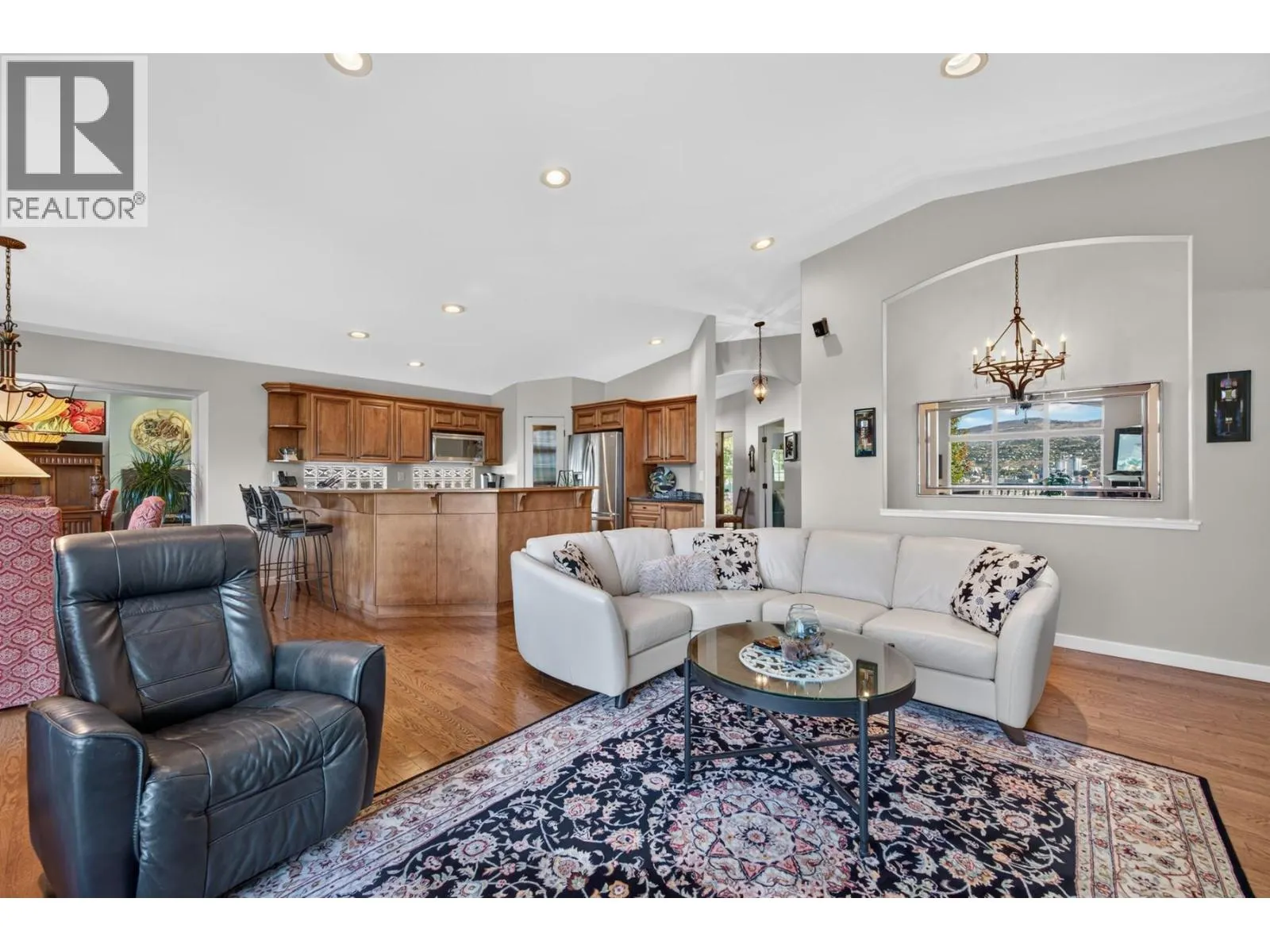 784 Rosewood Crescent