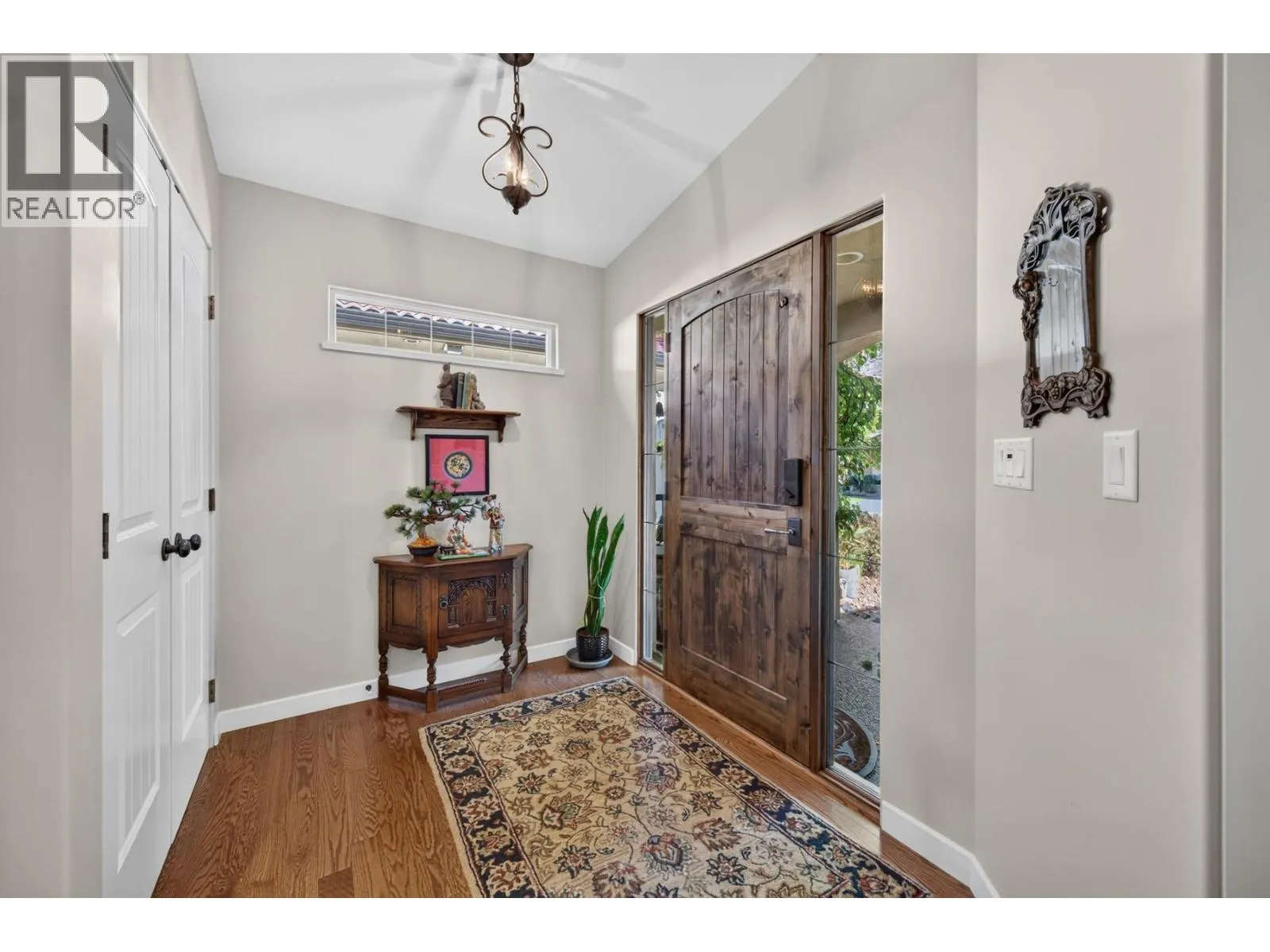 784 Rosewood Crescent