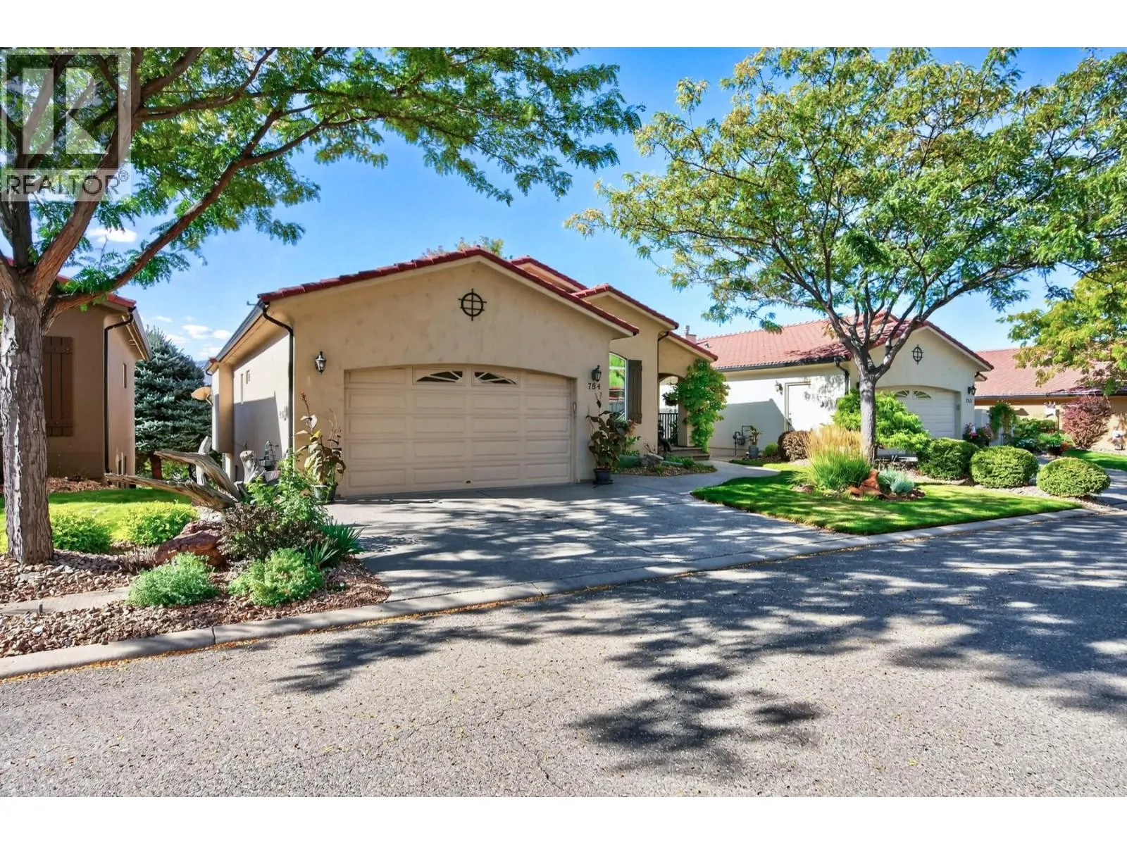 784 Rosewood Crescent