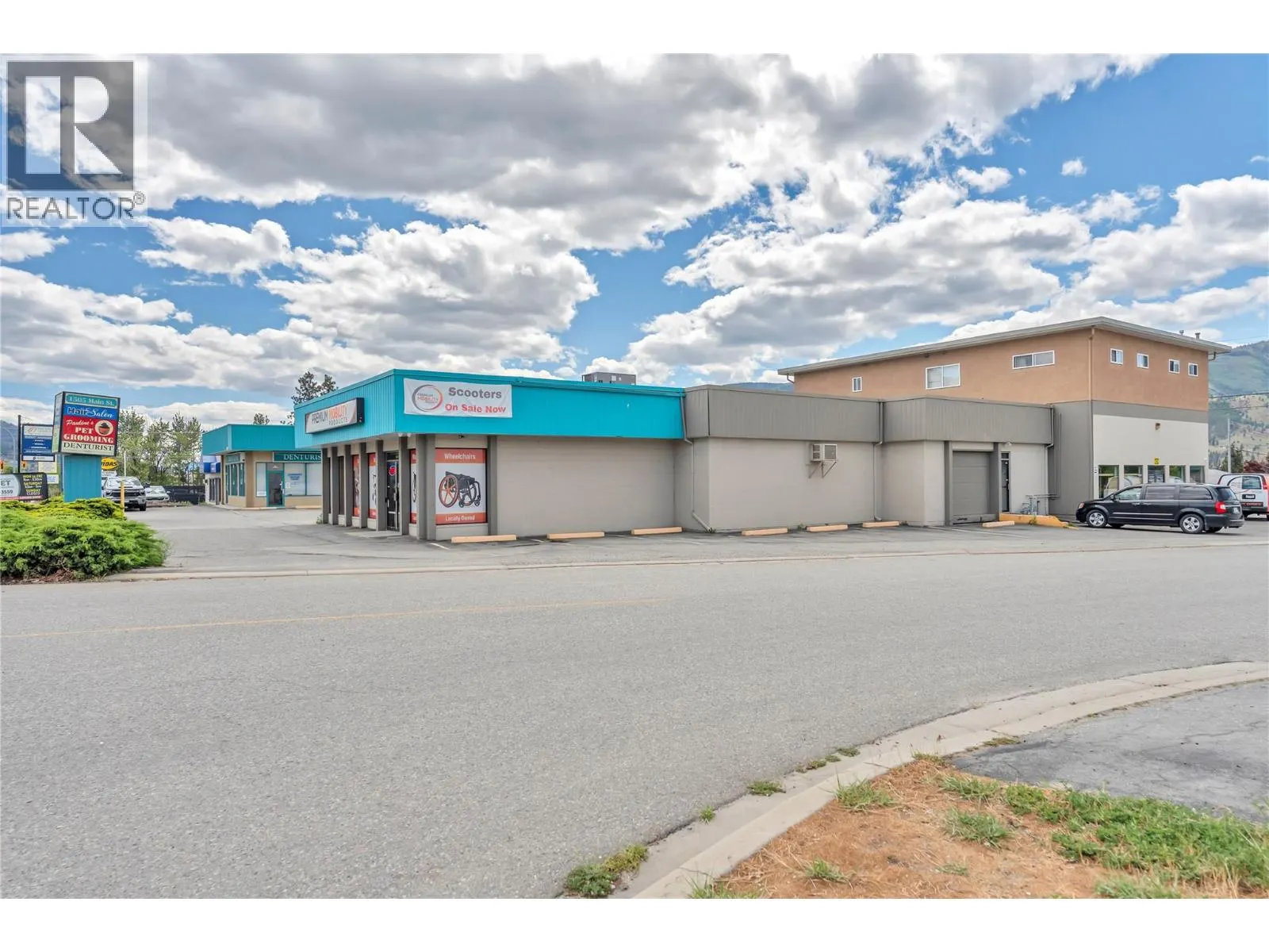 1505 Main Street