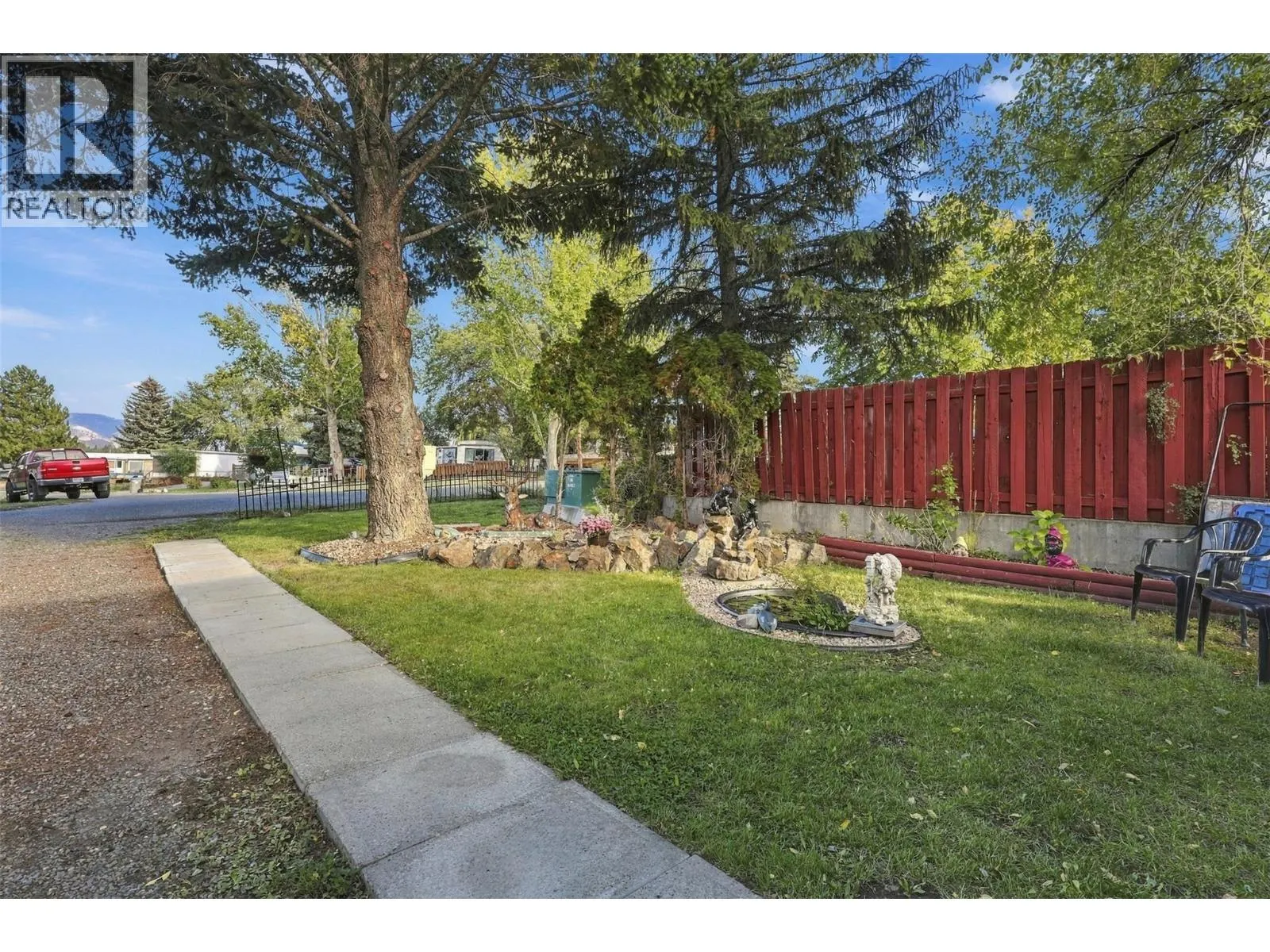 749 Klahanie Drive