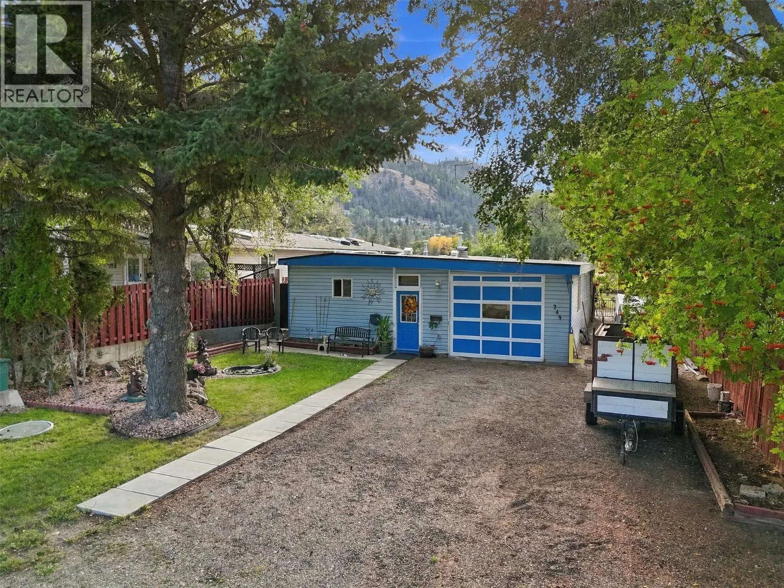 749 Klahanie Drive