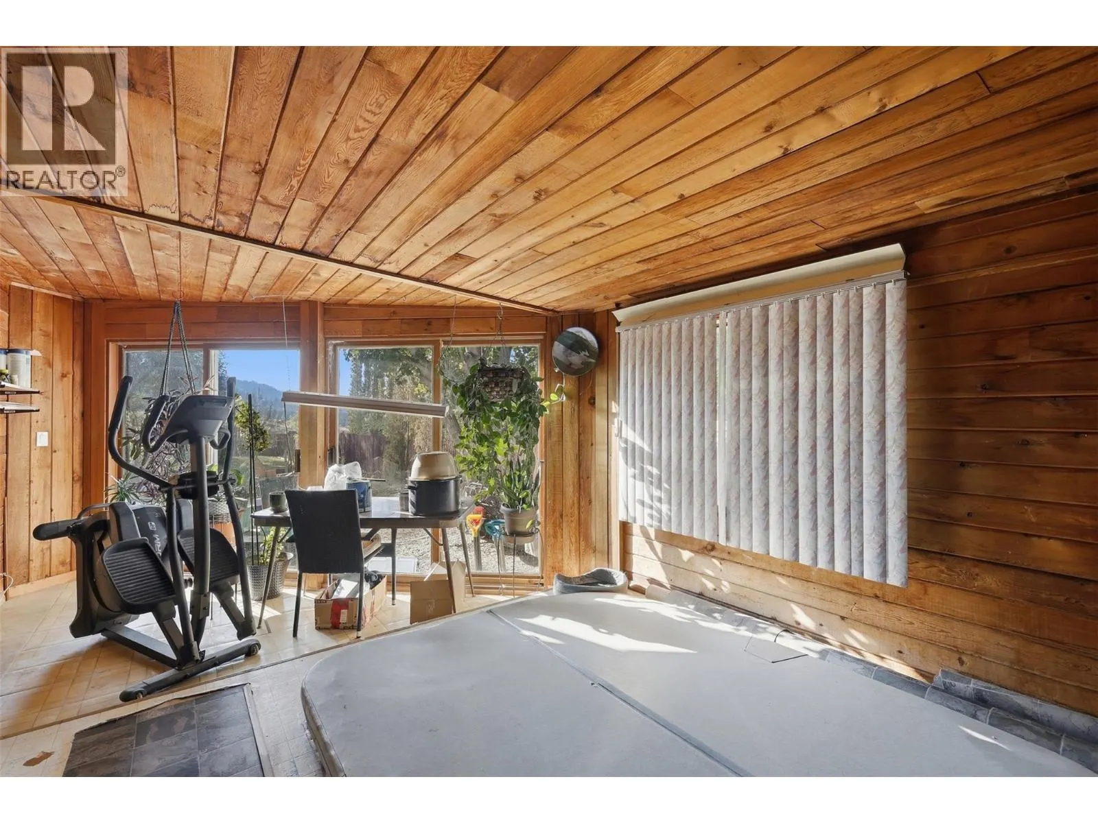 749 Klahanie Drive