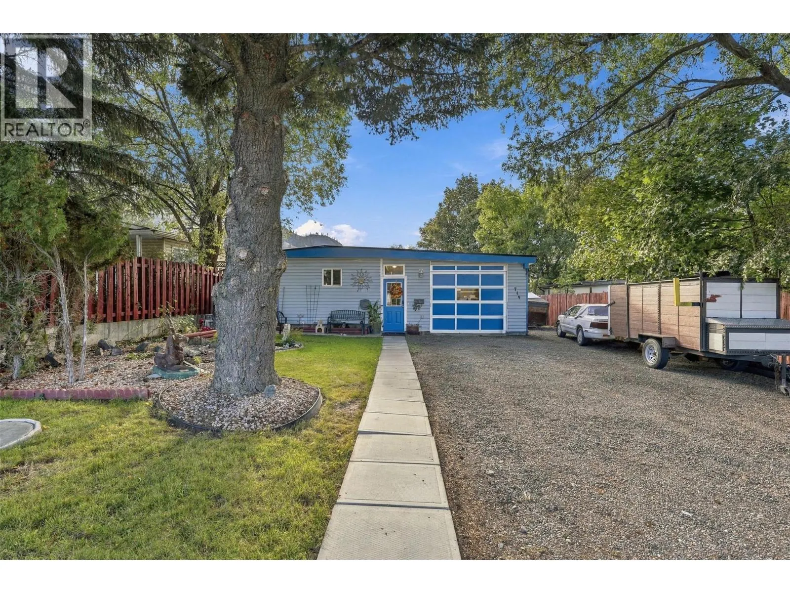 749 Klahanie Drive