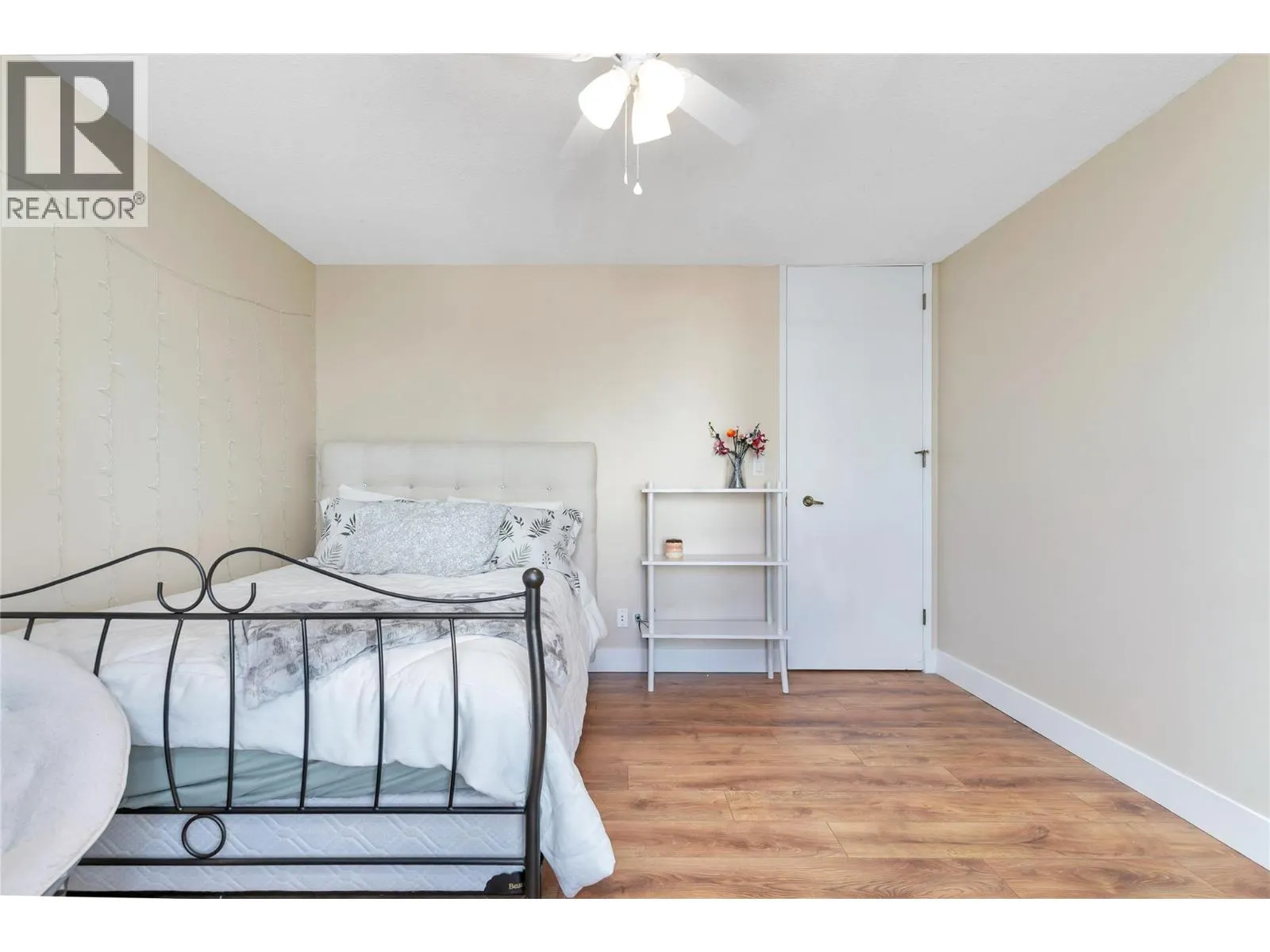 1660 Ufton Court Unit# 209