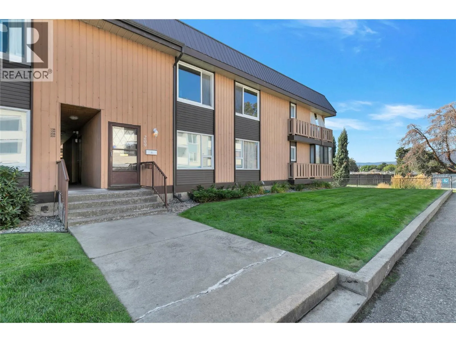 1660 Ufton Court Unit# 209