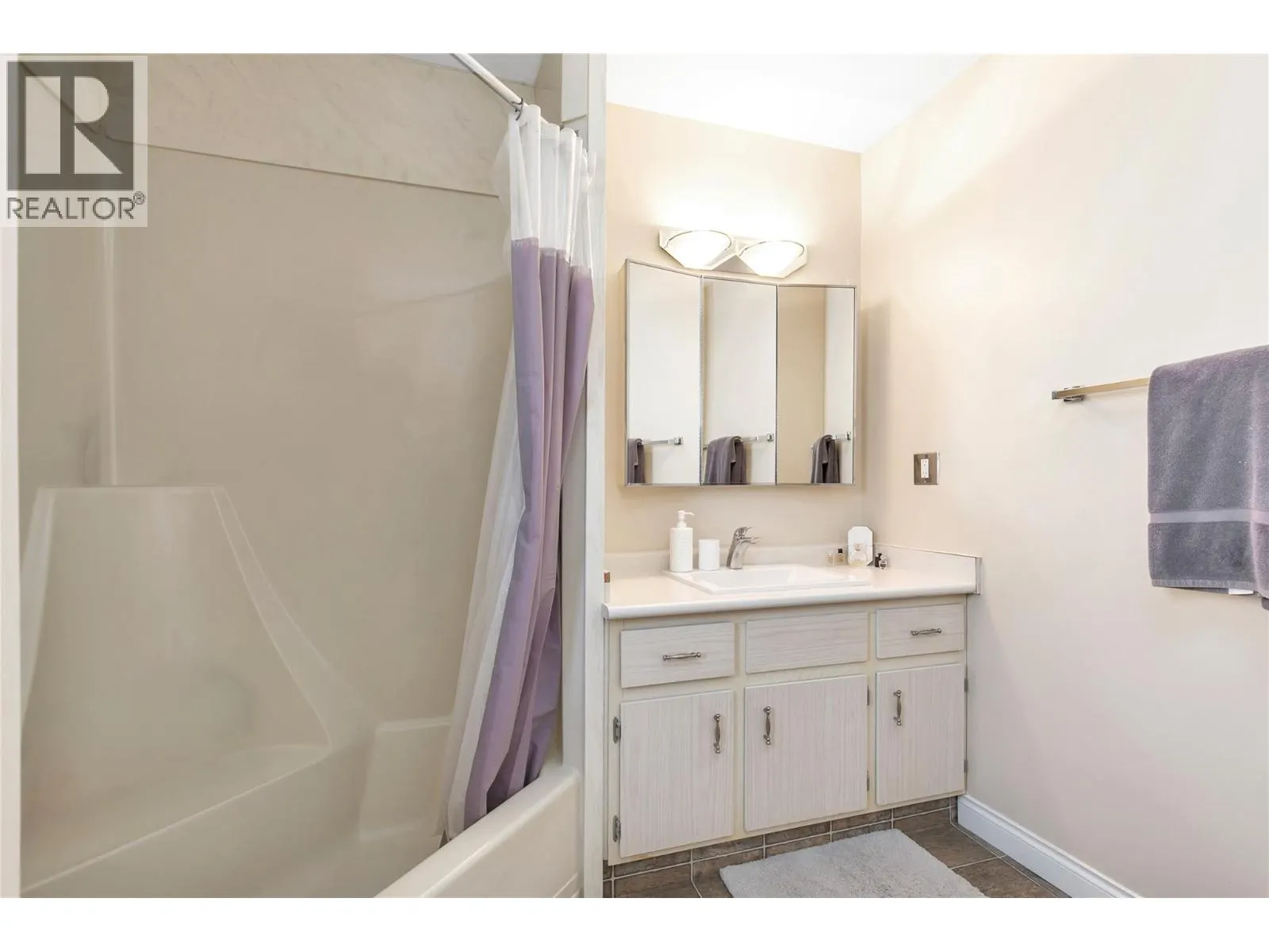 1660 Ufton Court Unit# 209