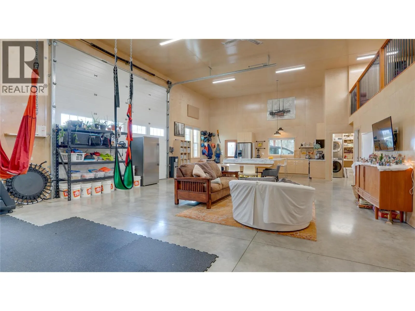 3922 Hullcar Road