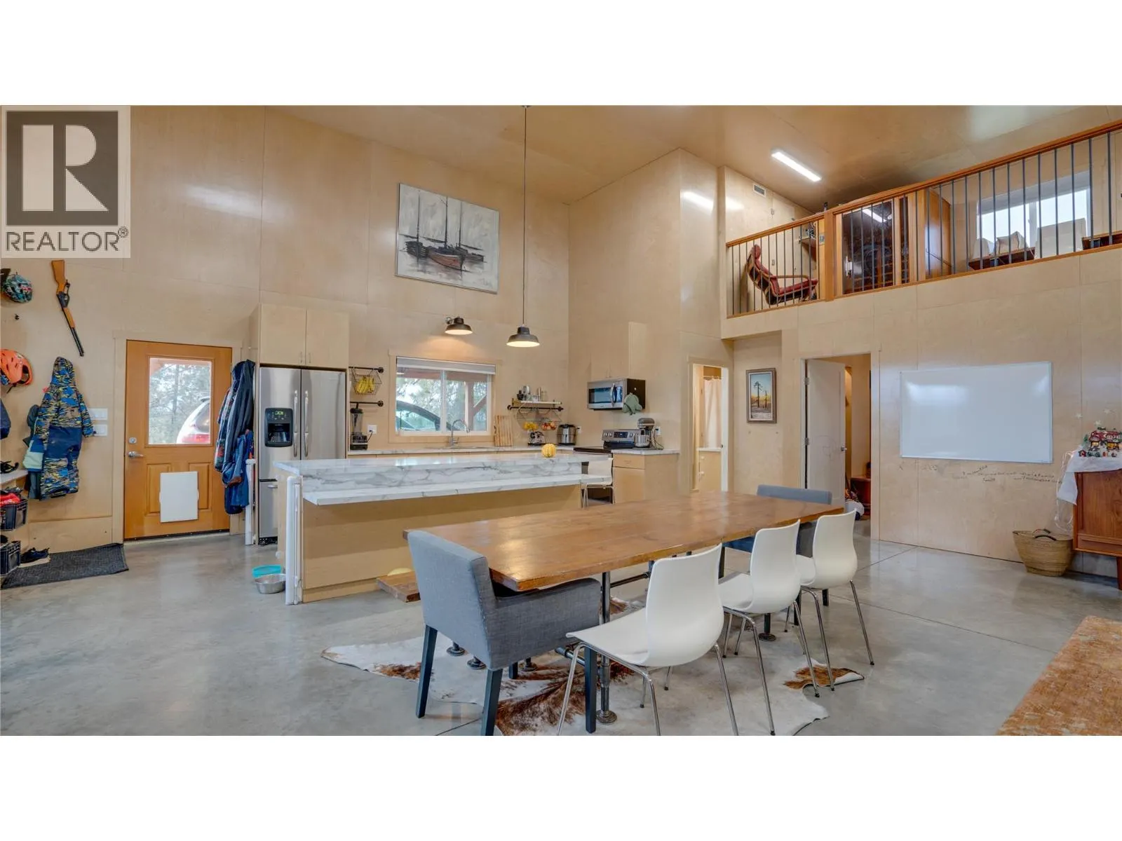 3922 Hullcar Road