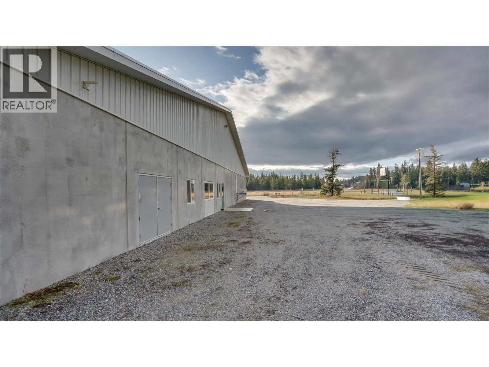 3922 Hullcar Road
