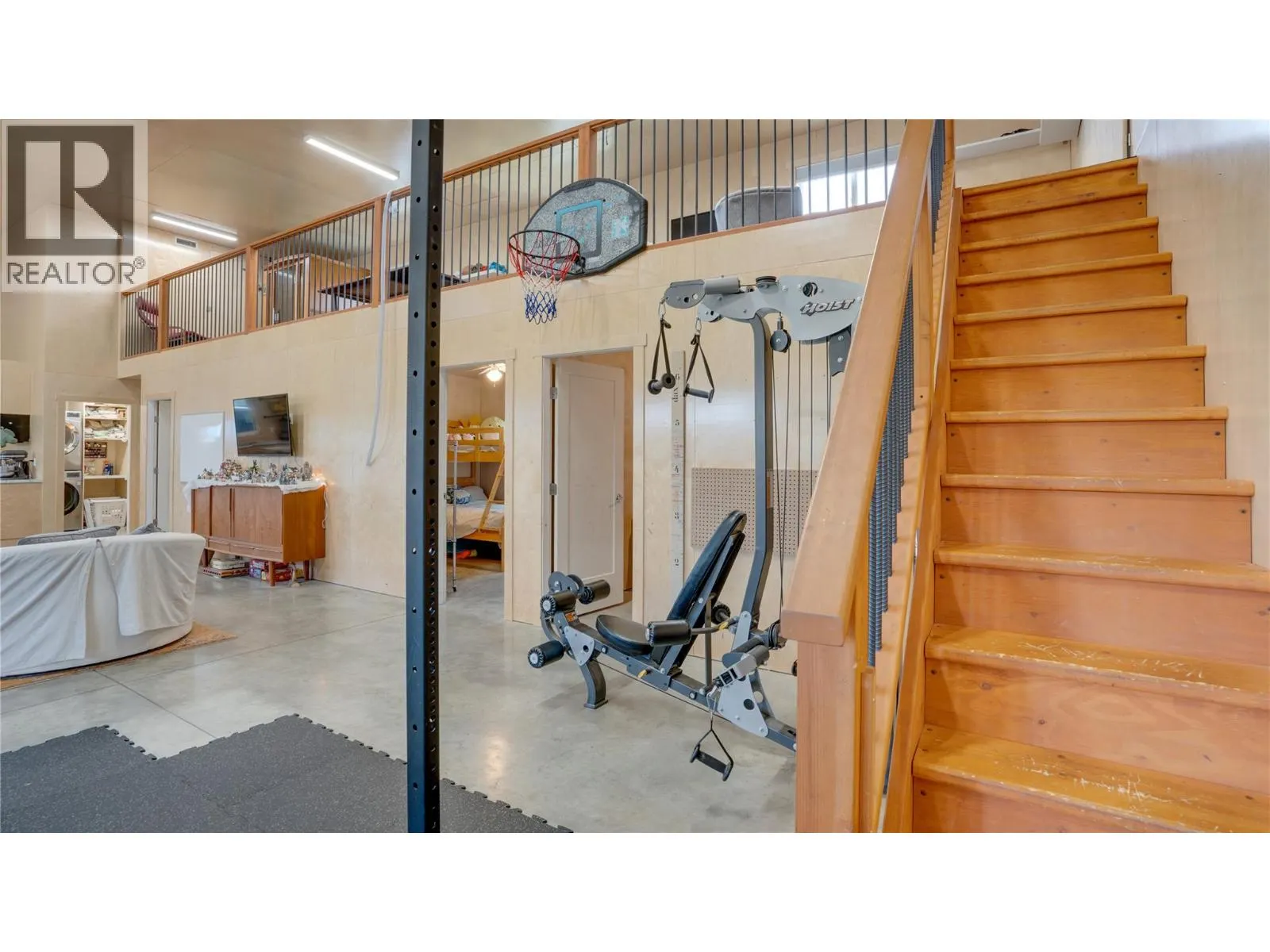 3922 Hullcar Road