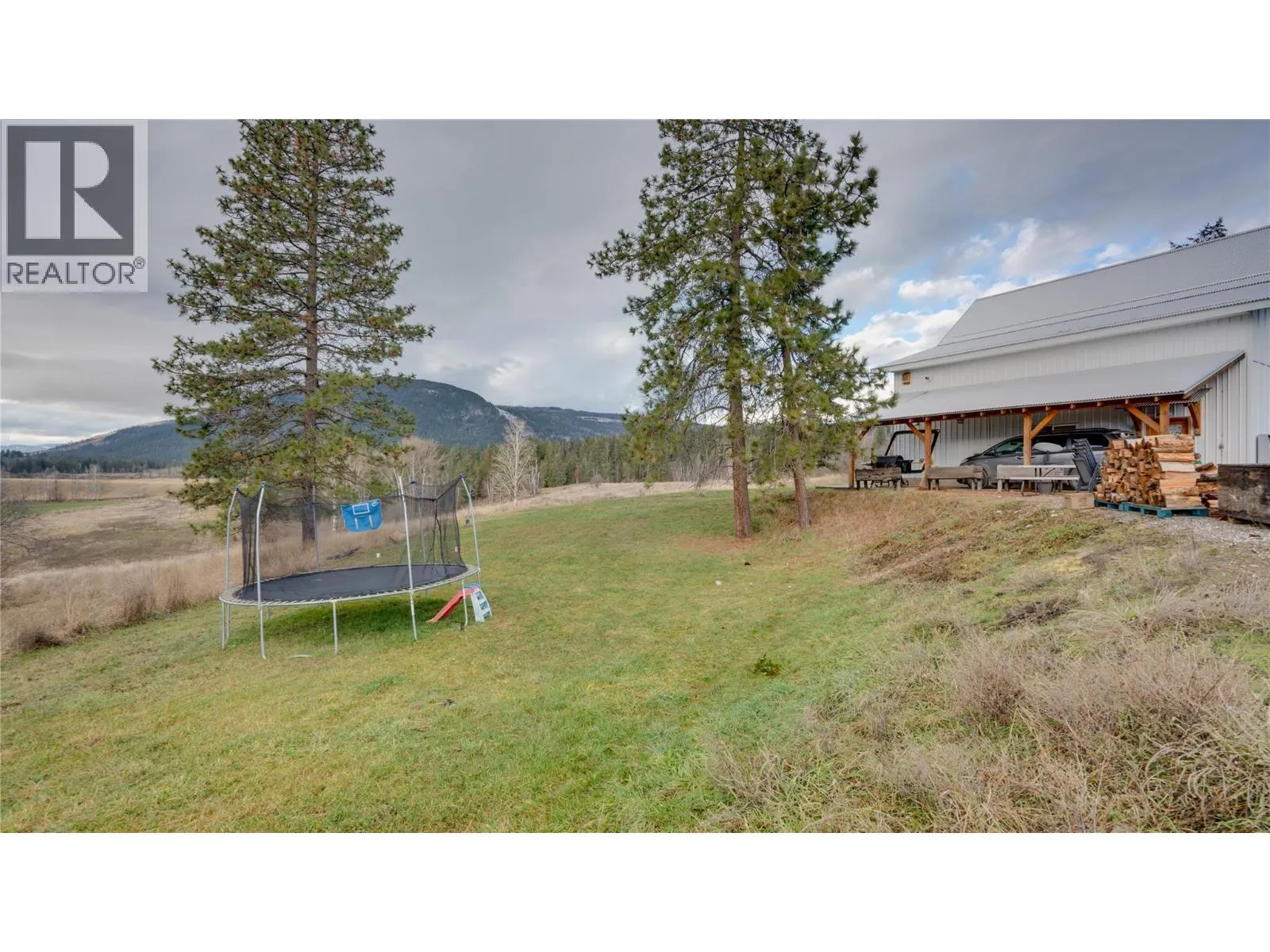 3922 Hullcar Road