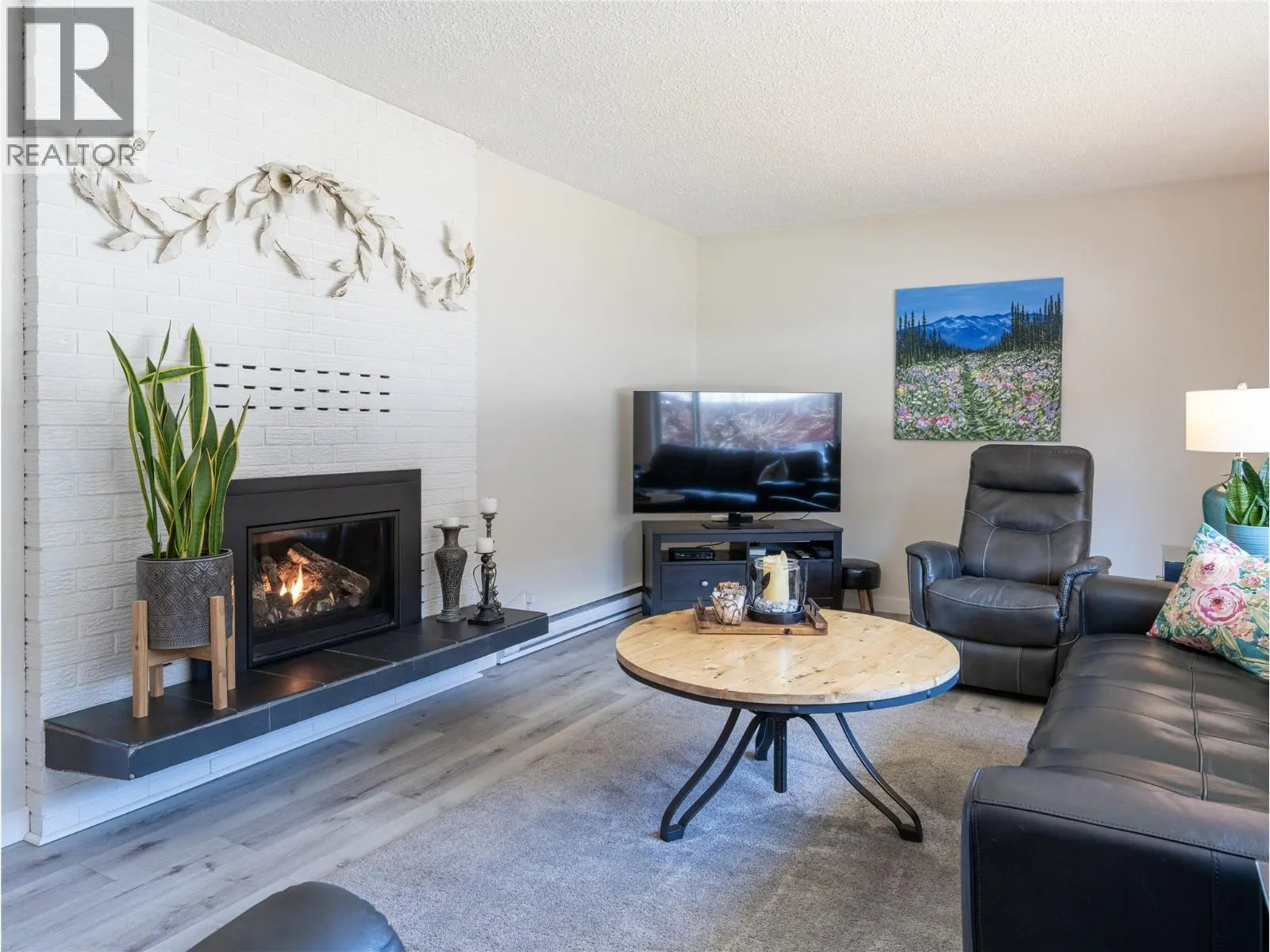 1669 Hiob Road