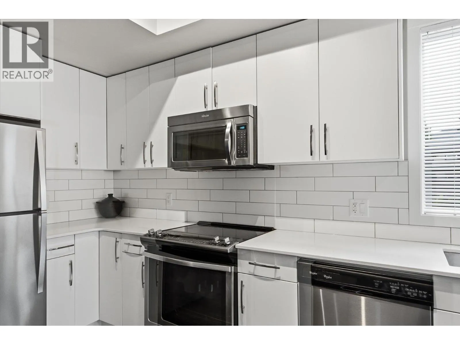 680 Old Meadows Road Unit# 18