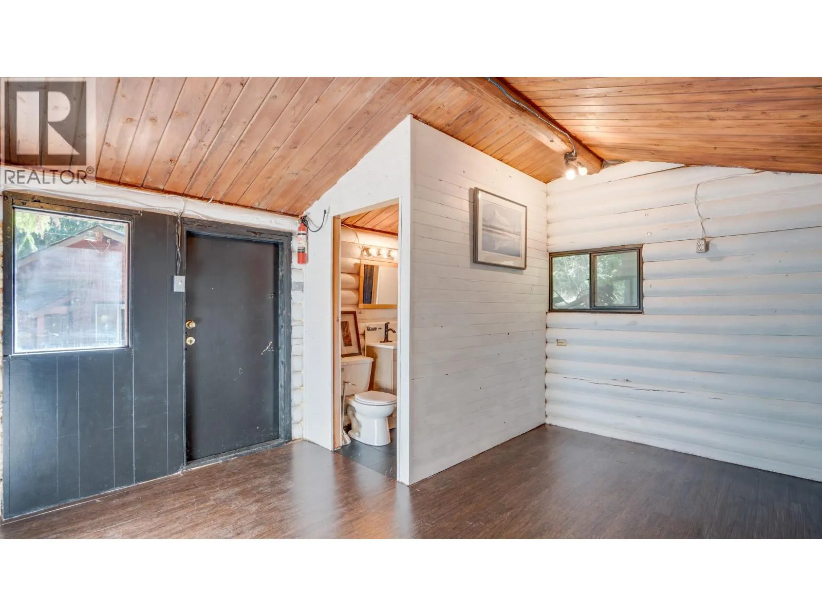 2452 Forest Drive