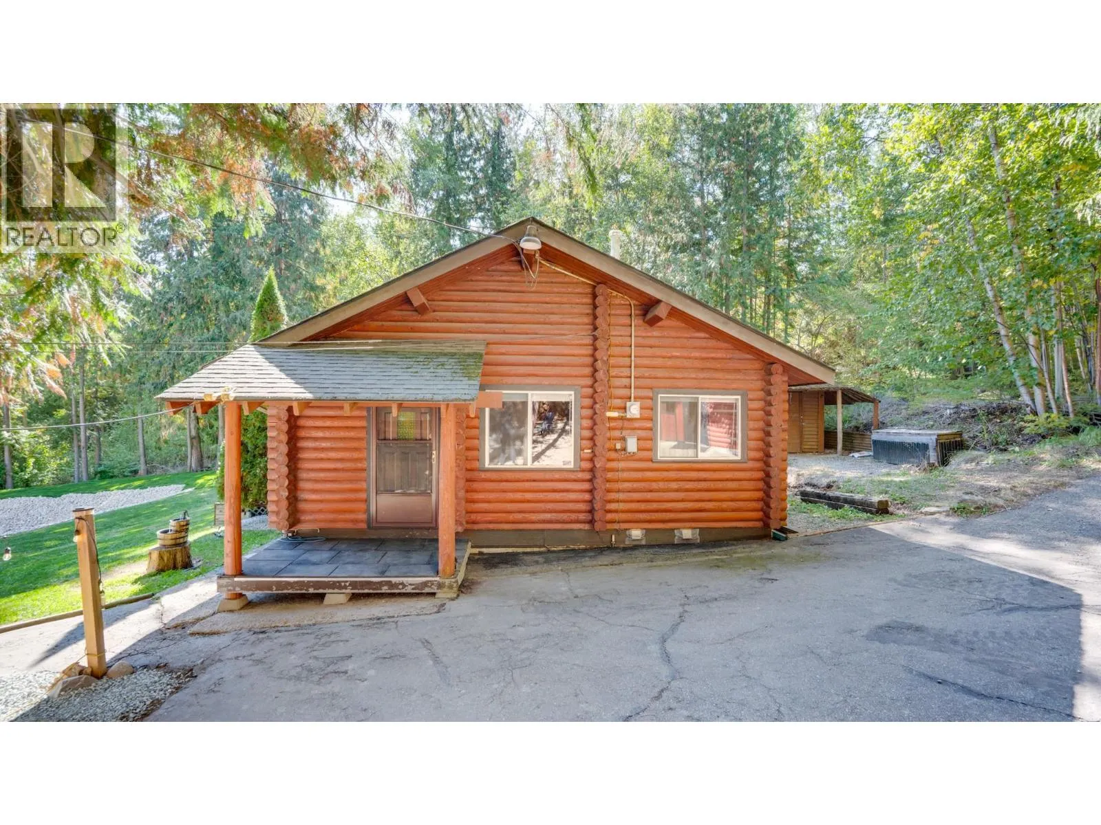 2452 Forest Drive
