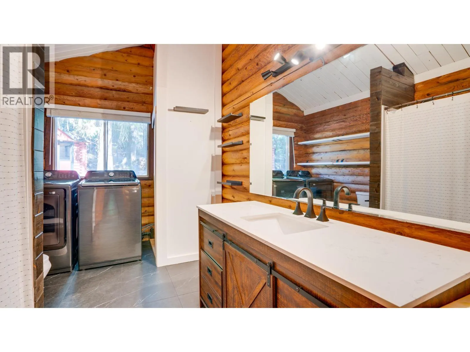 2452 Forest Drive
