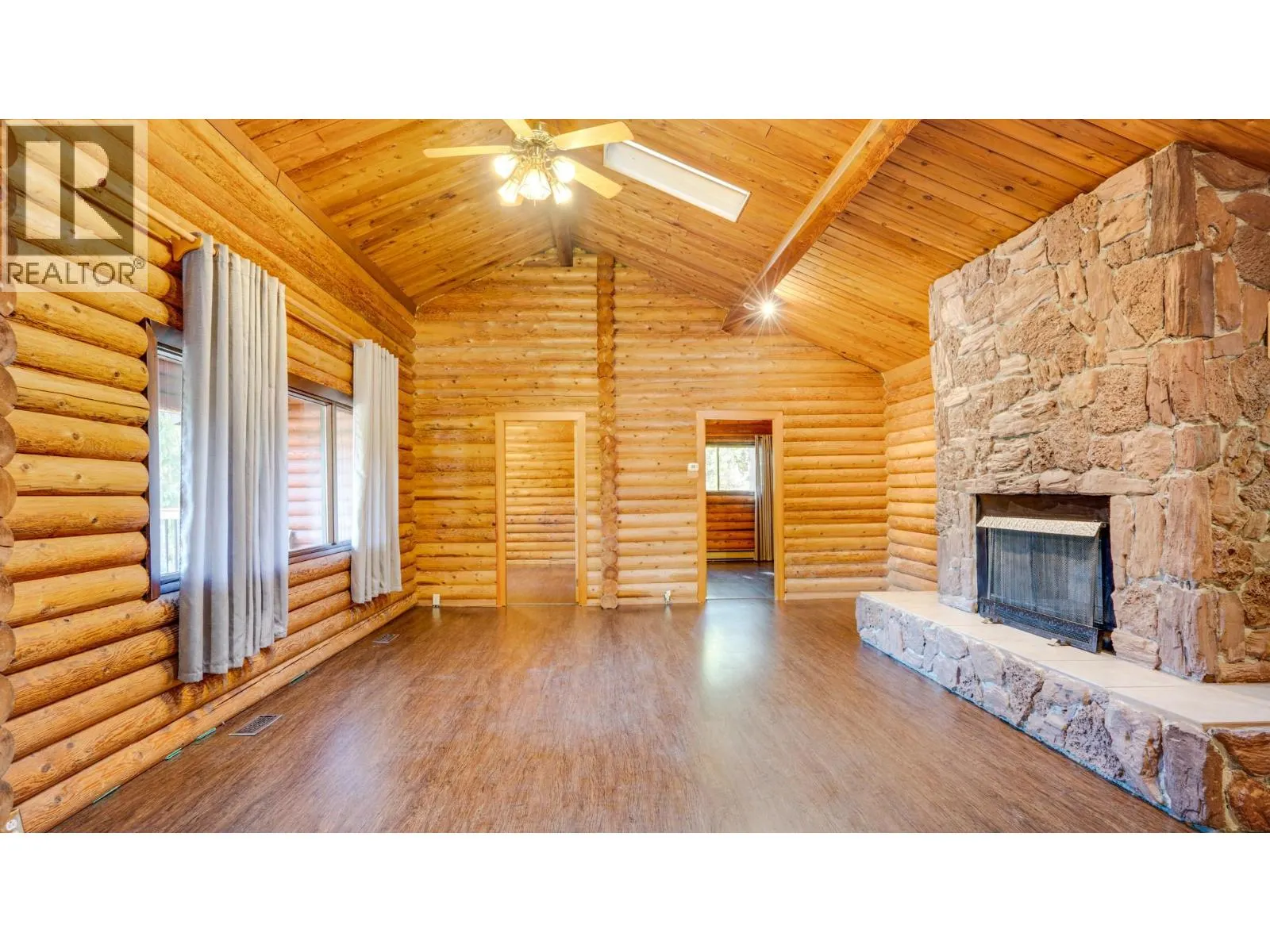 2452 Forest Drive