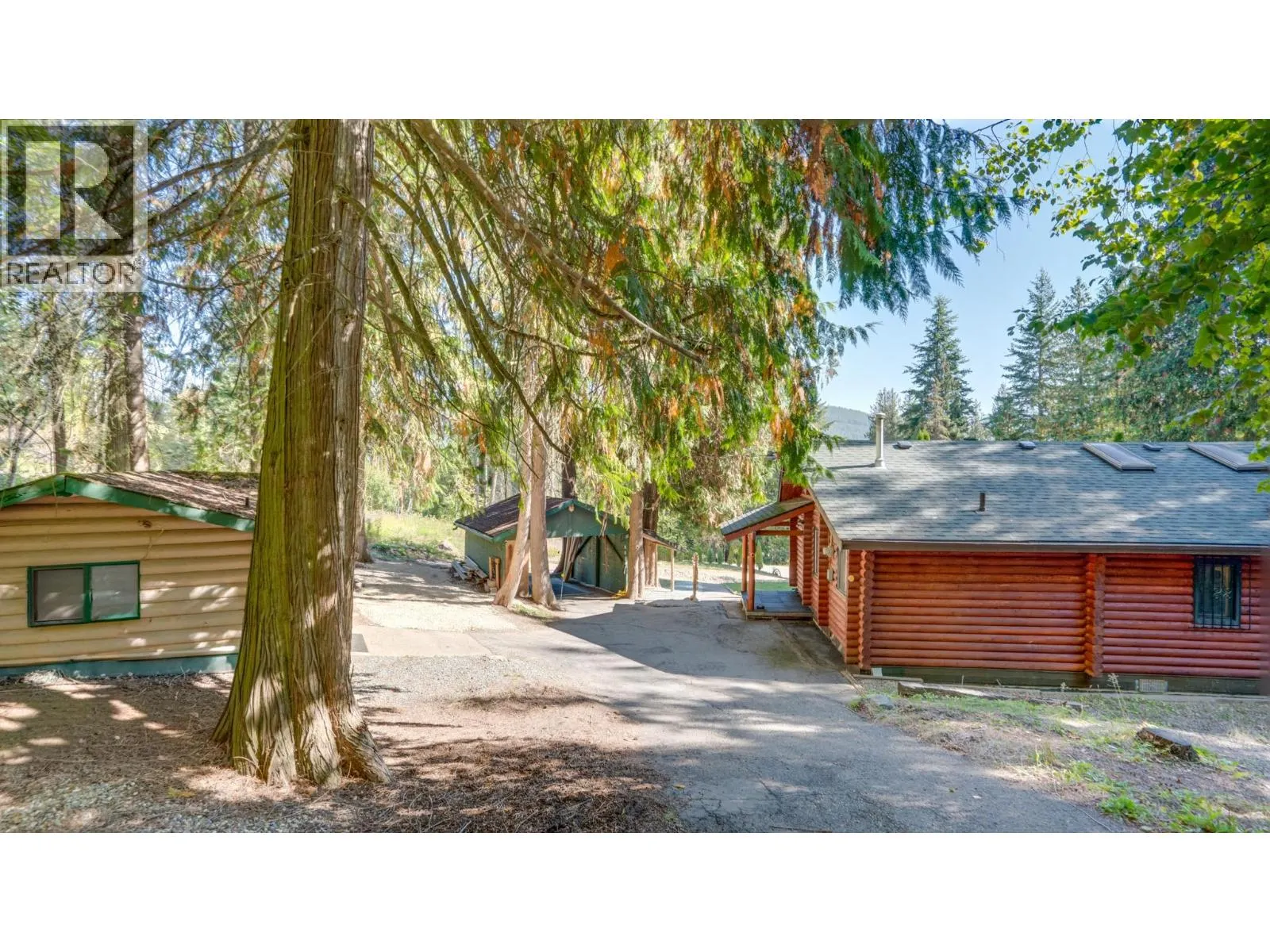 2452 Forest Drive