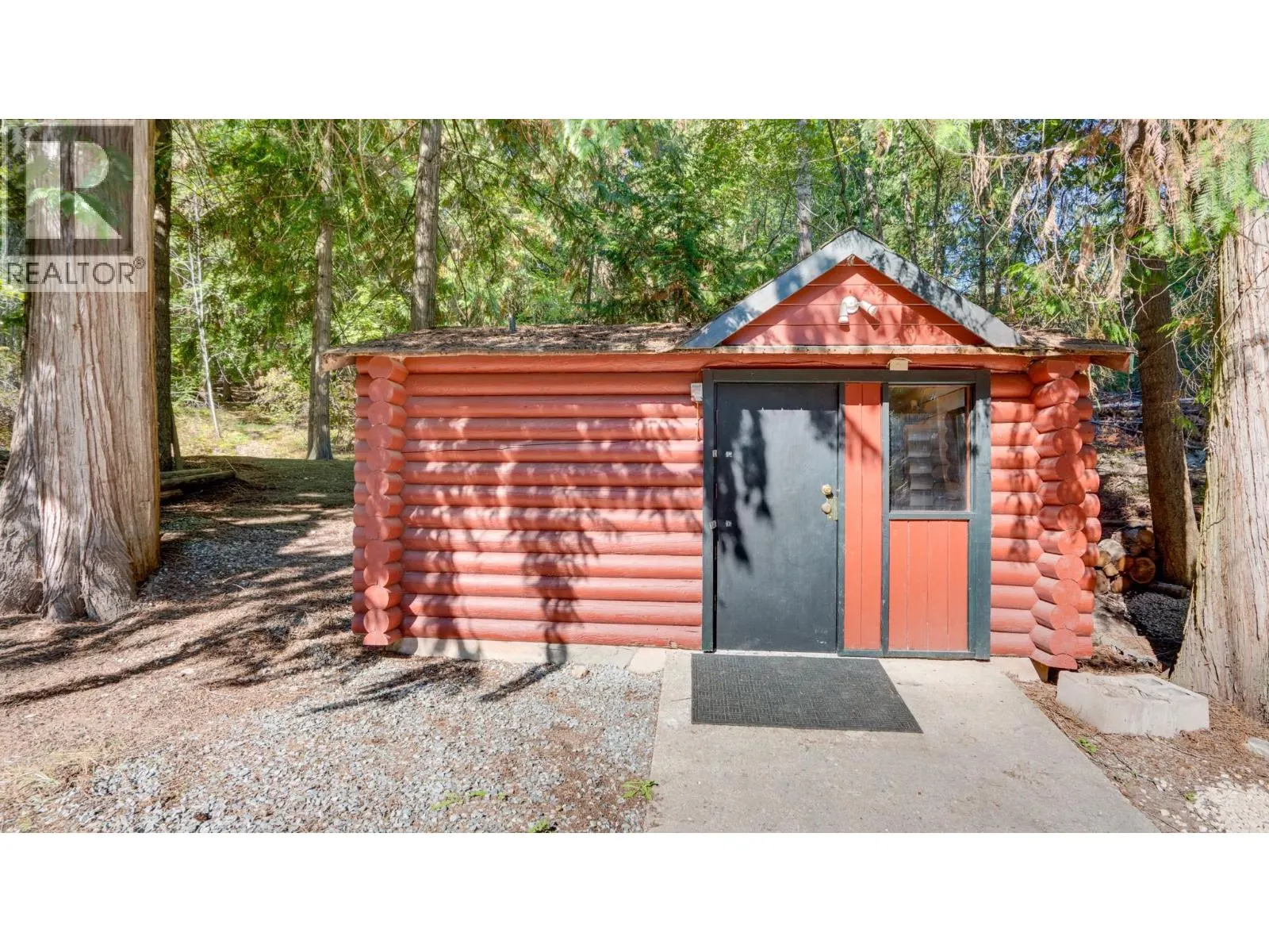 2452 Forest Drive