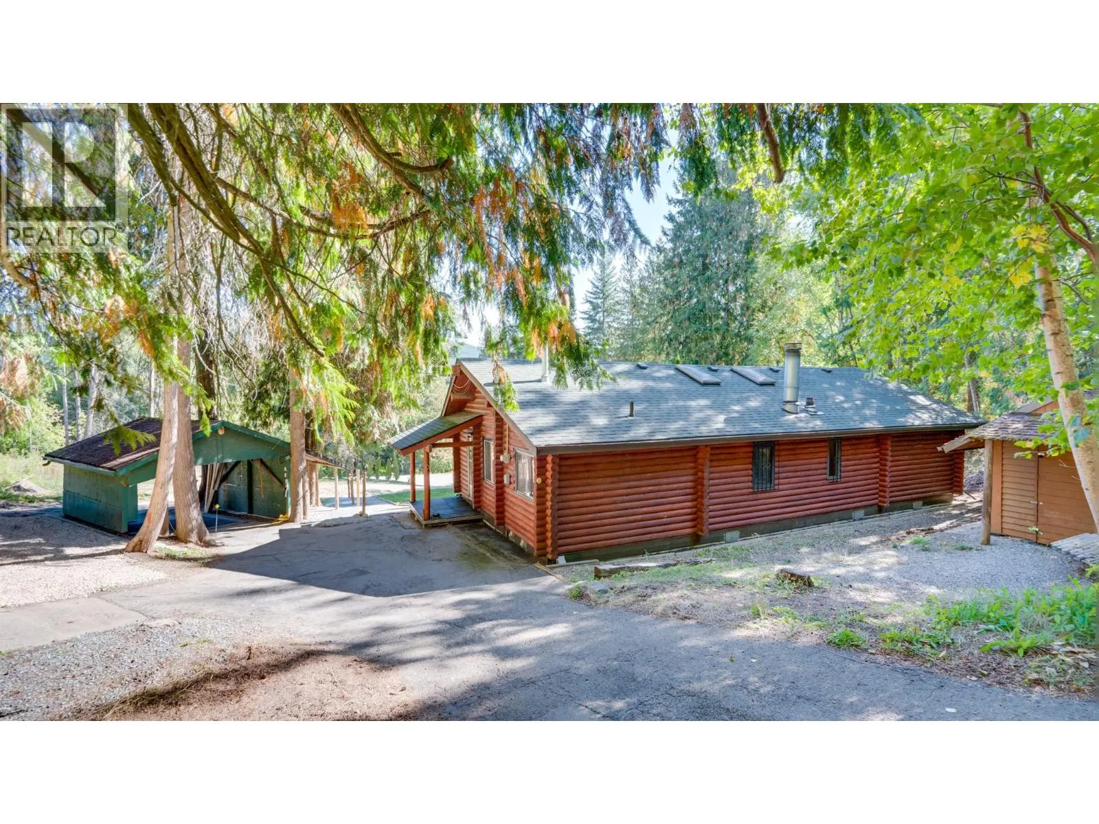 2452 Forest Drive