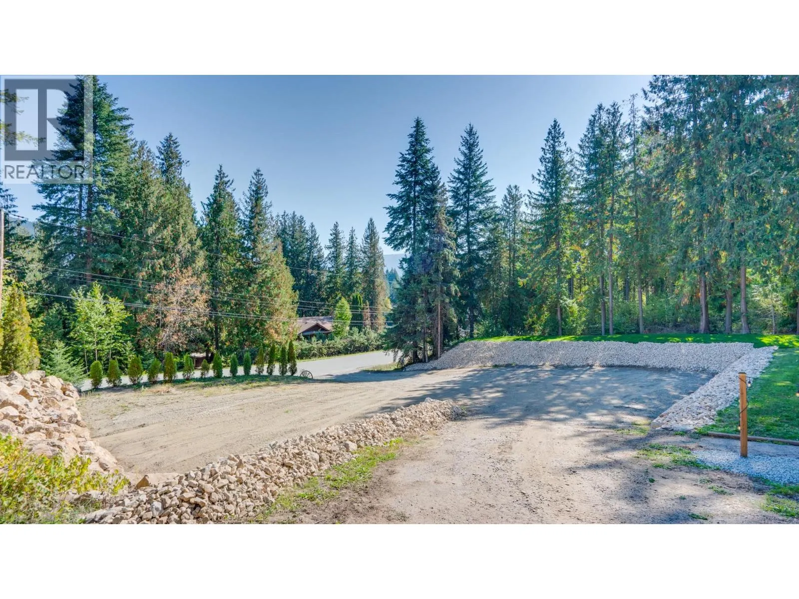 2452 Forest Drive