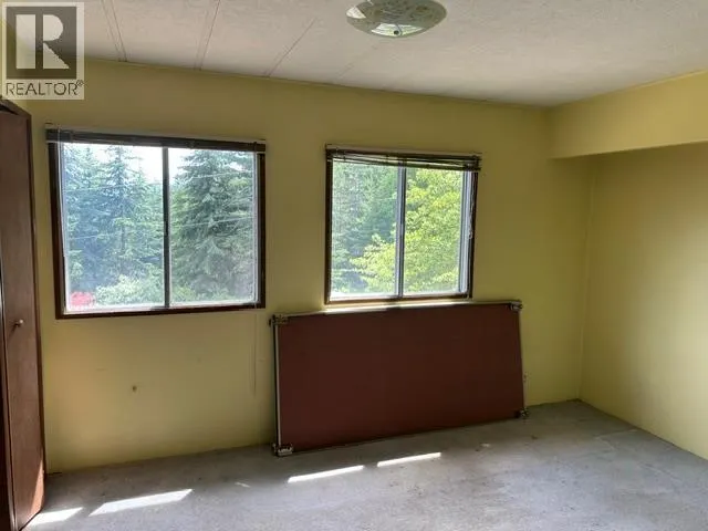 4780 Twin Bays Road