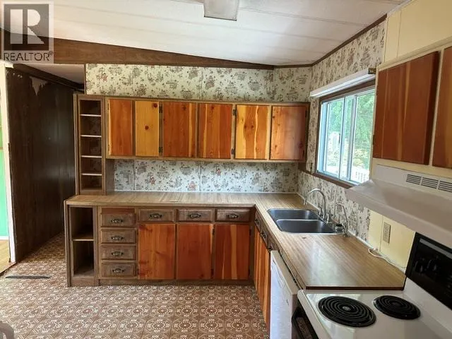 4780 Twin Bays Road