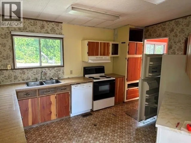 4780 Twin Bays Road