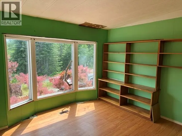 4780 Twin Bays Road