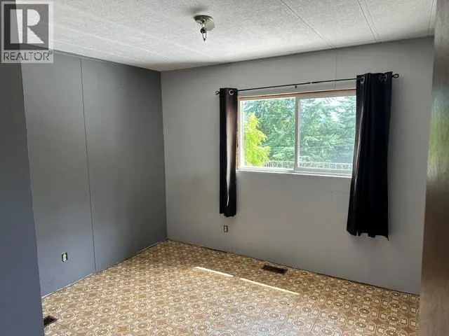 4780 Twin Bays Road