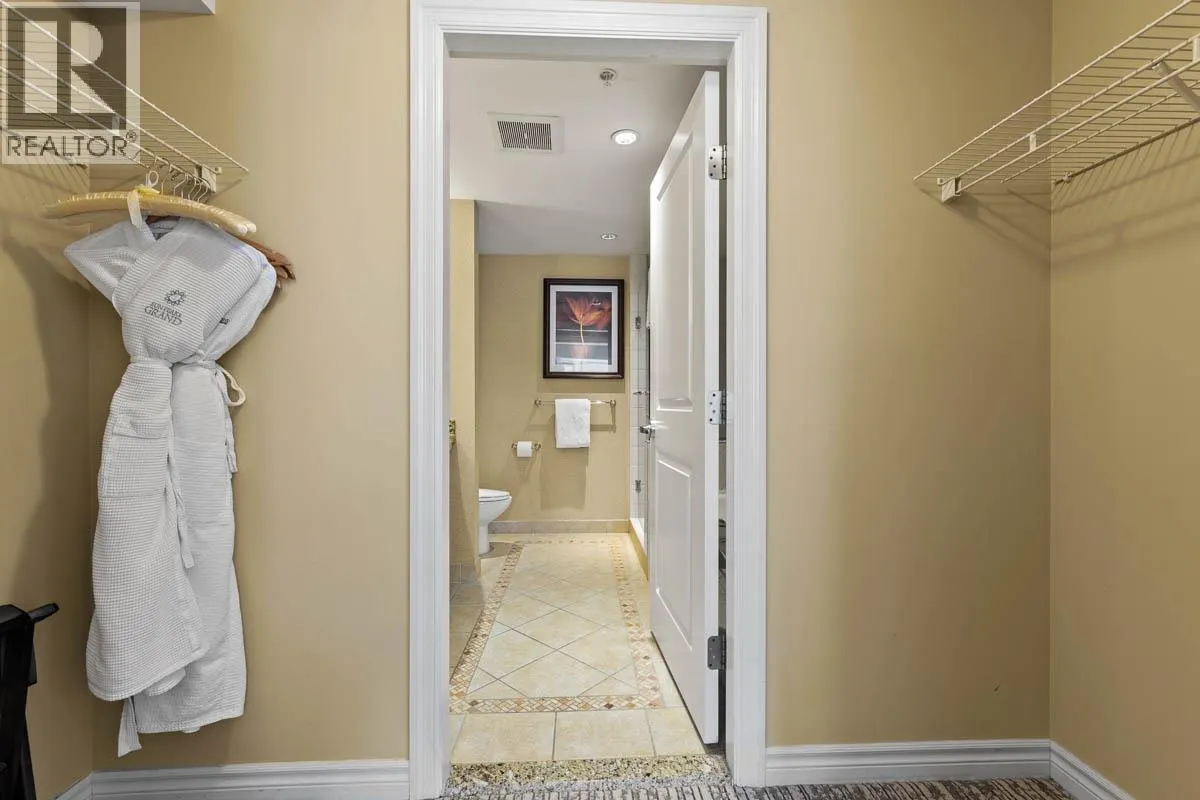 3250 VILLAGE Way Unit# 1305B