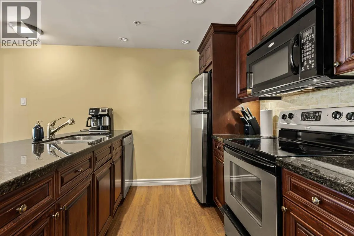 3250 VILLAGE Way Unit# 1305B