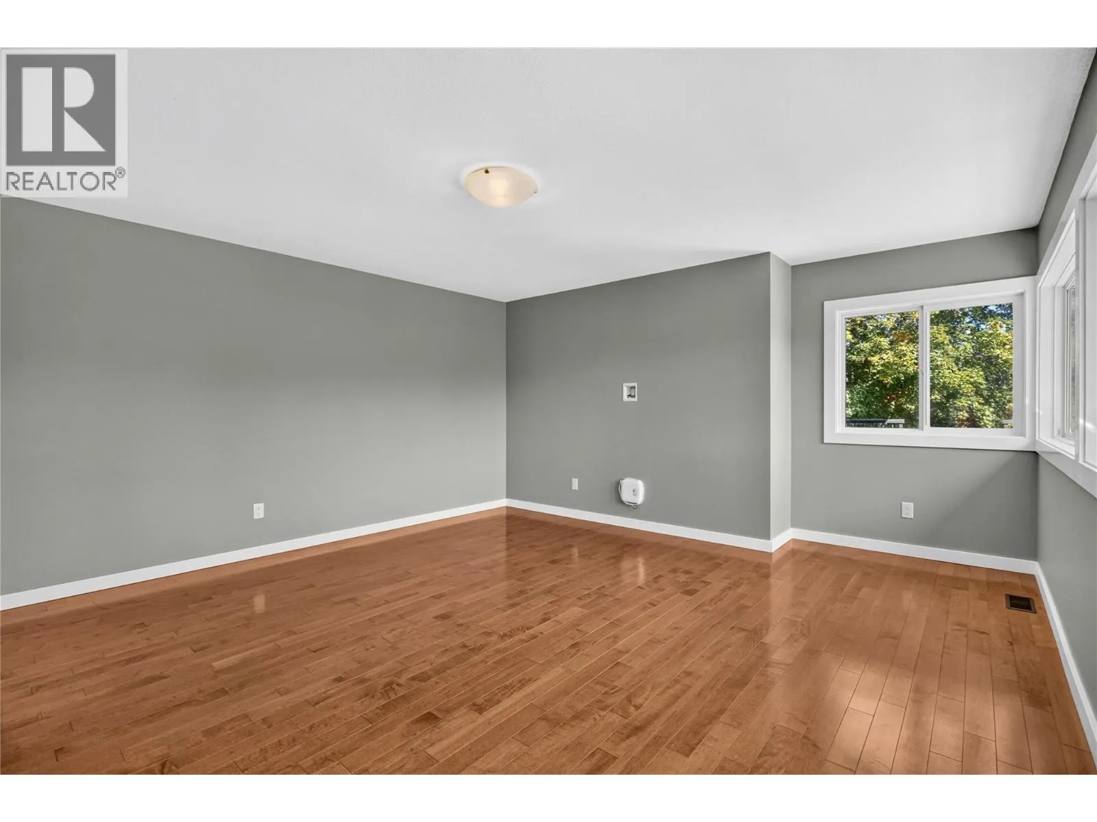 220 West Bench Drive